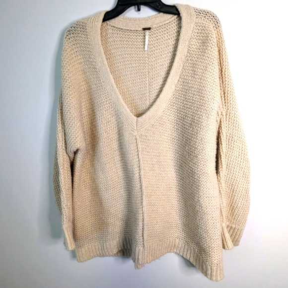 Free People Oversized Slouchy V-Neck Sweater Wool Alpaca Blush Size Medium EUC - Picture 4 of 11